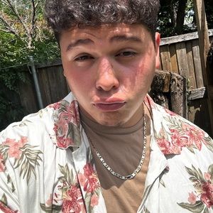 Meet your Posher, Javier